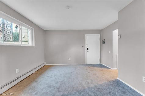 17740 Lake Shore Boulevard Cleveland OH 44119