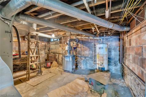 10725 Struthers Road New Middletown OH 44442