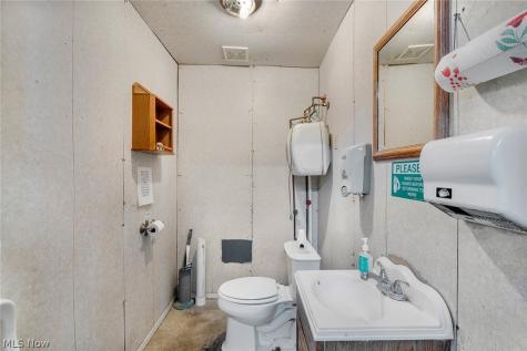 10725 Struthers Road New Middletown OH 44442