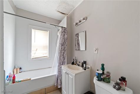 1368 West Boulevard Cleveland OH 44102