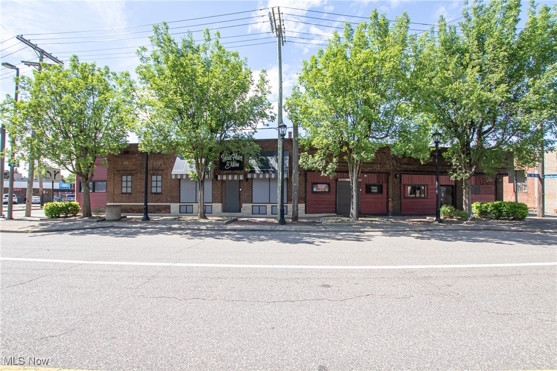 5253 Dolloff Road Cleveland OH 44127