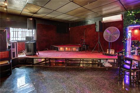 5253 Dolloff Road Cleveland OH 44127