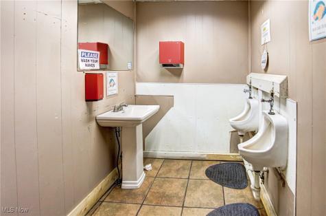 5253 Dolloff Road Cleveland OH 44127