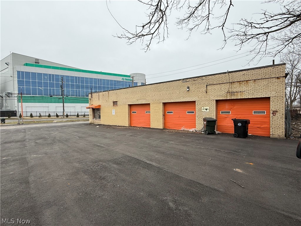 17609 Miles Road Warrensville Heights OH 44128