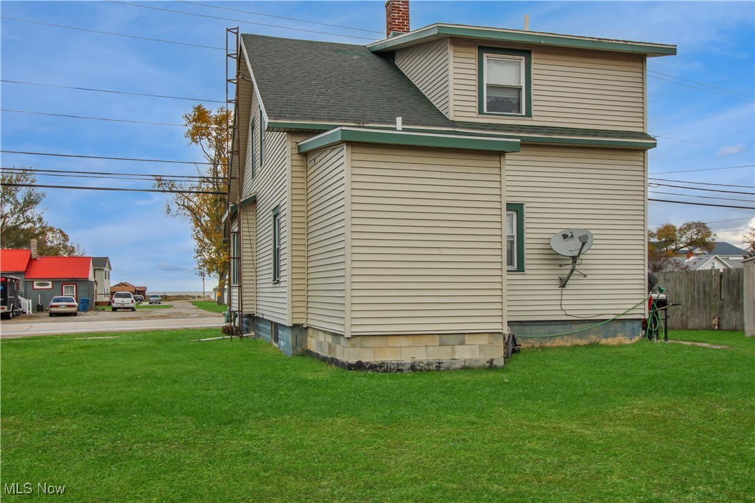 1344 W Lakeshore Drive Port Clinton OH 43452