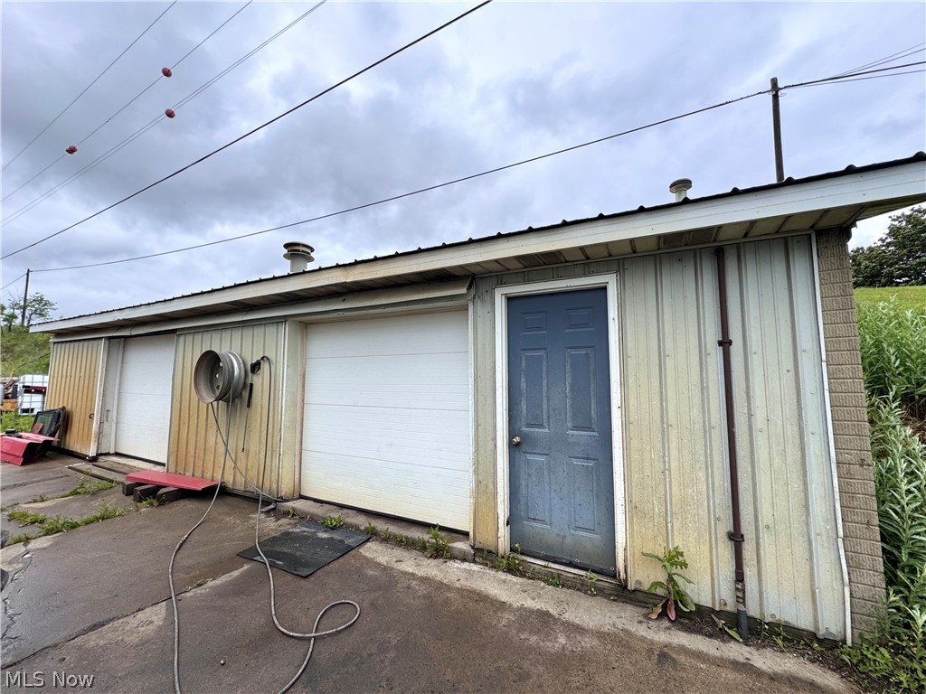 622 Pleasant Valley Road NW Sugarcreek OH 44681