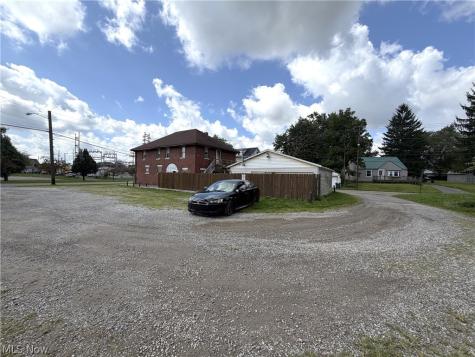 3357 Mahoning Road NE Canton OH 44705