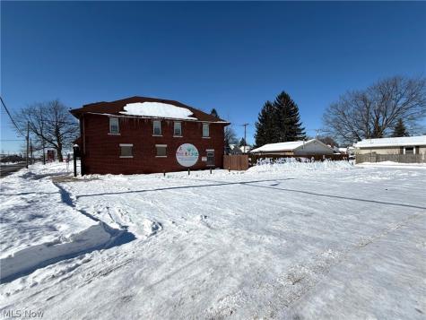 3357 Mahoning Road NE Canton OH 44705