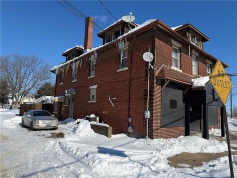 3357 Mahoning Road NE Canton OH 44705