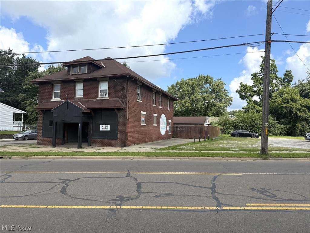 3357 Mahoning Road NE Canton OH 44705
