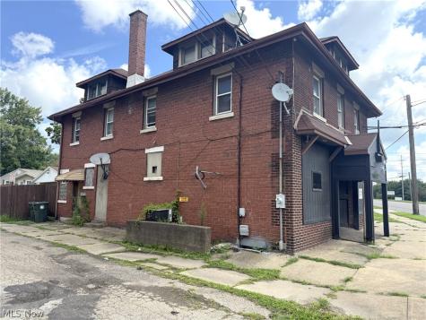 3357 Mahoning Road NE Canton OH 44705