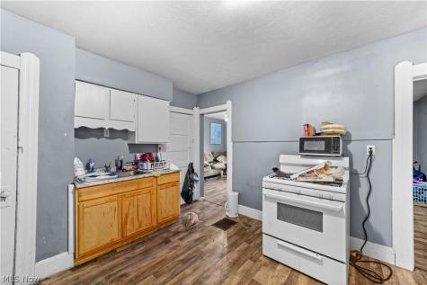 122 Elbe Street Elyria OH 44035