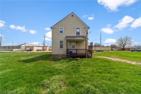 122 Elbe Street Elyria OH 44035