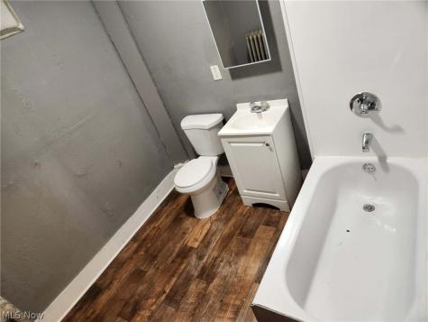 122 Elbe Street Elyria OH 44035