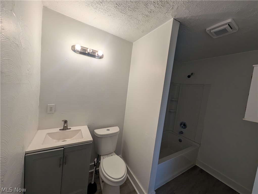 122 Elbe Street Elyria OH 44035