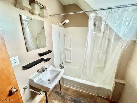 171 Broad Street Conneaut OH 44030