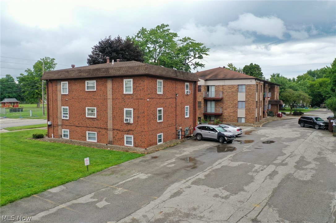 1810 Mahoning Avenue NW Warren OH 44483