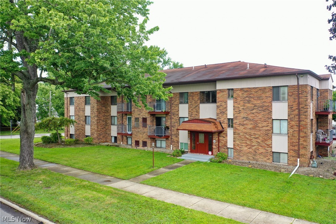 1810 Mahoning Avenue NW Warren OH 44483
