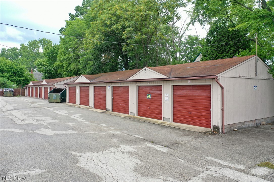 1810 Mahoning Avenue NW Warren OH 44483