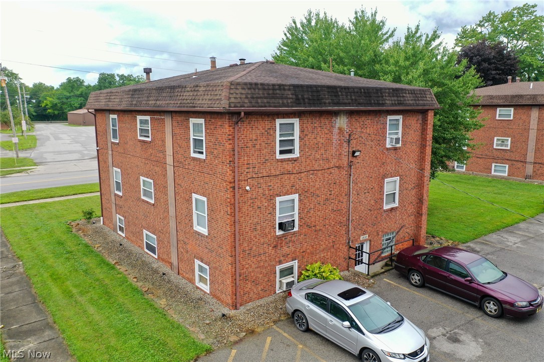 1810 Mahoning Avenue NW Warren OH 44483