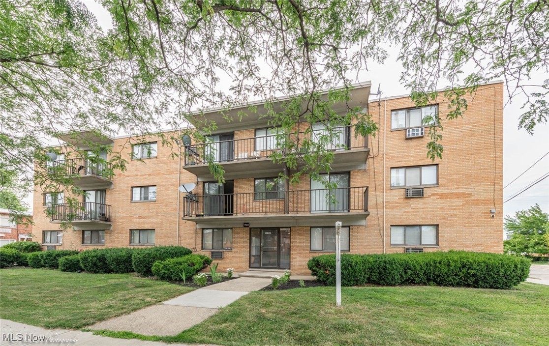 17901 Lake Shore Boulevard Cleveland OH 44119