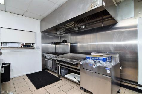 27075 Chardon Richmond Heights OH 44143