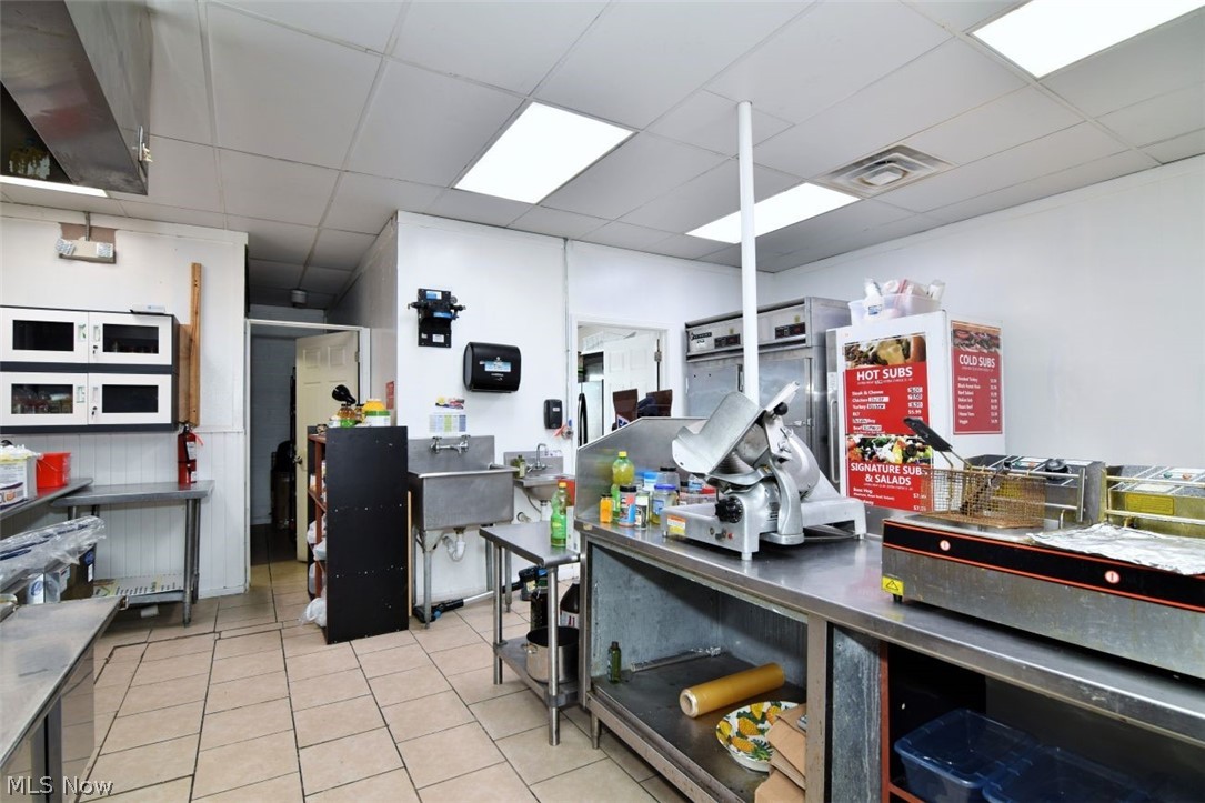 27075 Chardon Richmond Heights OH 44143
