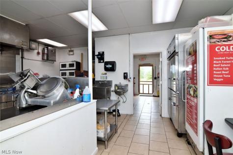 27075 Chardon Richmond Heights OH 44143
