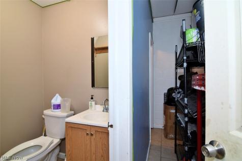 27075 Chardon Richmond Heights OH 44143