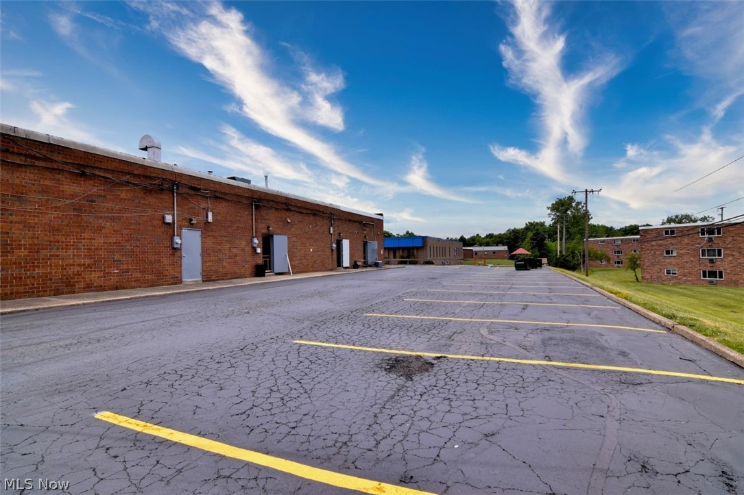 27075 Chardon Richmond Heights OH 44143