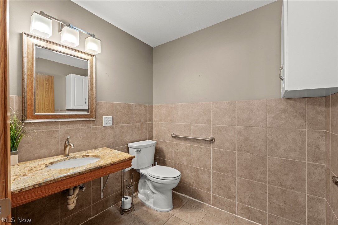 327 S Miller Road Akron OH 44333