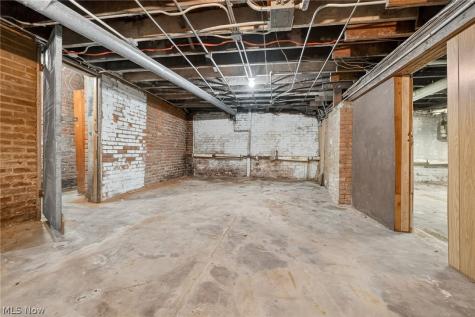 2201 N Taylor Road Cleveland Heights OH 44112