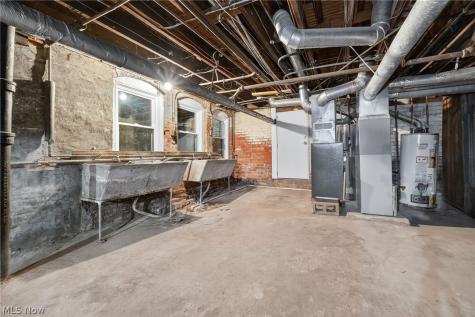 2201 N Taylor Road Cleveland Heights OH 44112