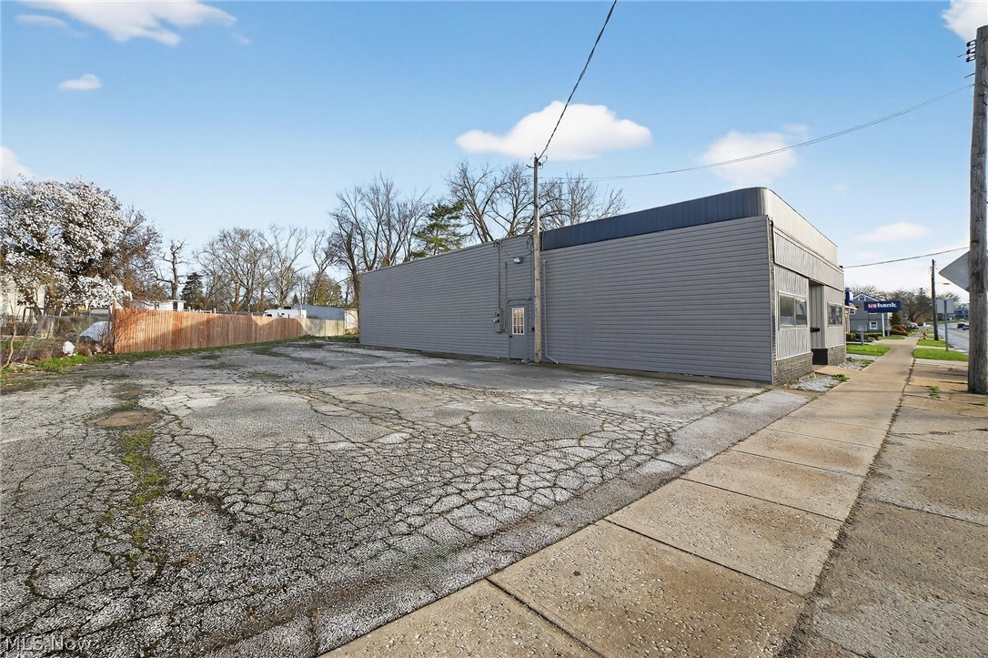 161 E Main Street Geneva OH 44041
