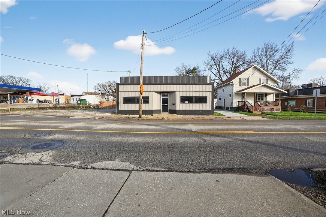 161 E Main Street Geneva OH 44041