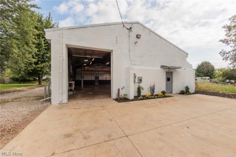 435 Huron Street Elyria OH 44035