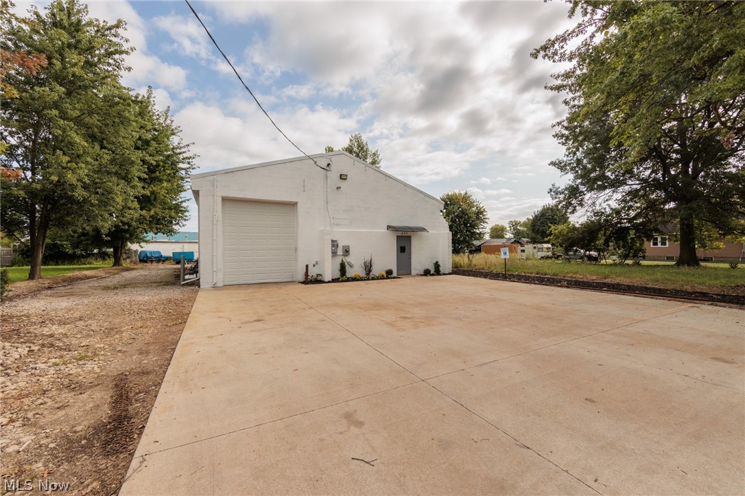 435 Huron Street Elyria OH 44035