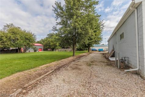 435 Huron Street Elyria OH 44035
