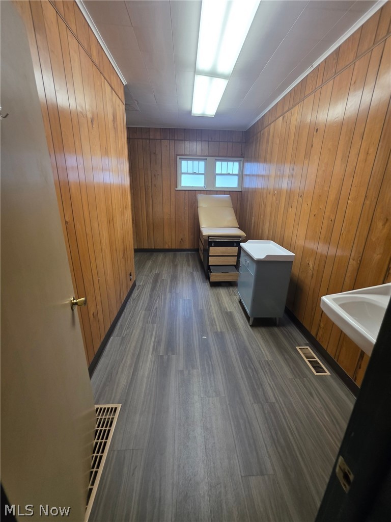139 N Walnut Street East Palestine OH 44413
