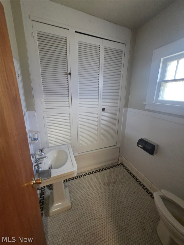 139 N Walnut Street East Palestine OH 44413