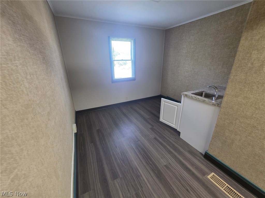 139 N Walnut Street East Palestine OH 44413