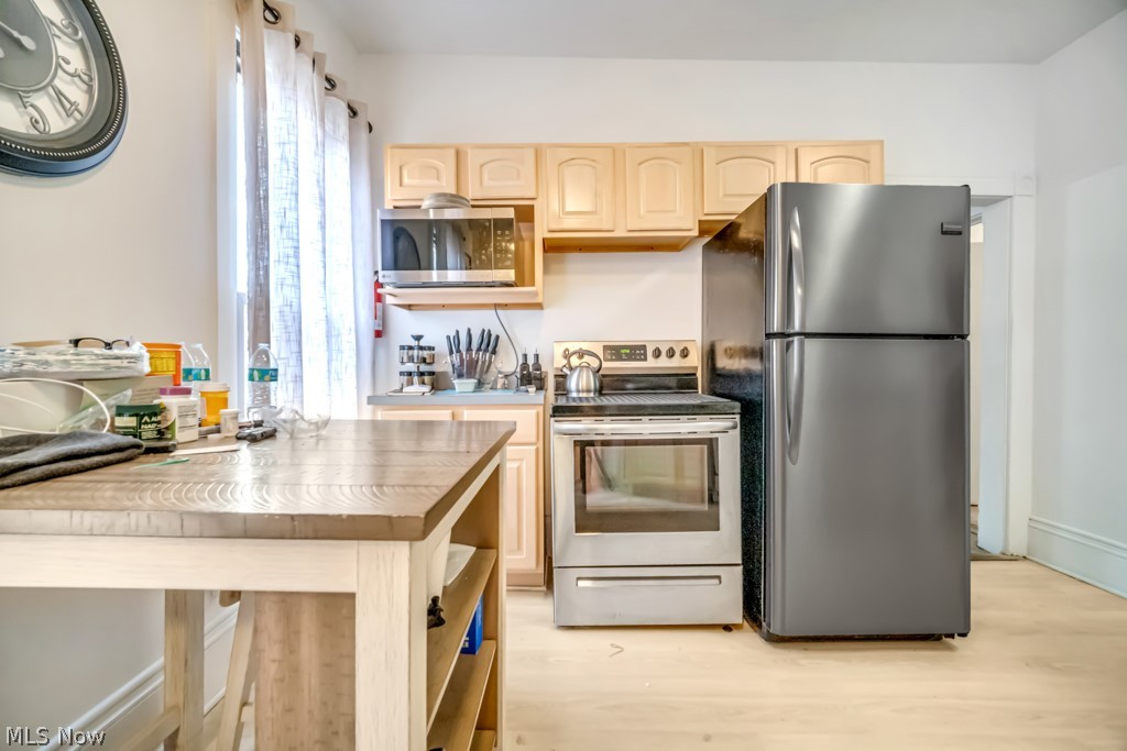 18621 Saint Clair Avenue Cleveland OH 44110