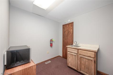 4222 State Route 43 Kent OH 44240