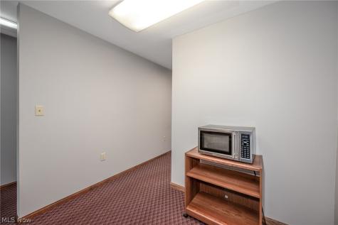 4222 State Route 43 Kent OH 44240