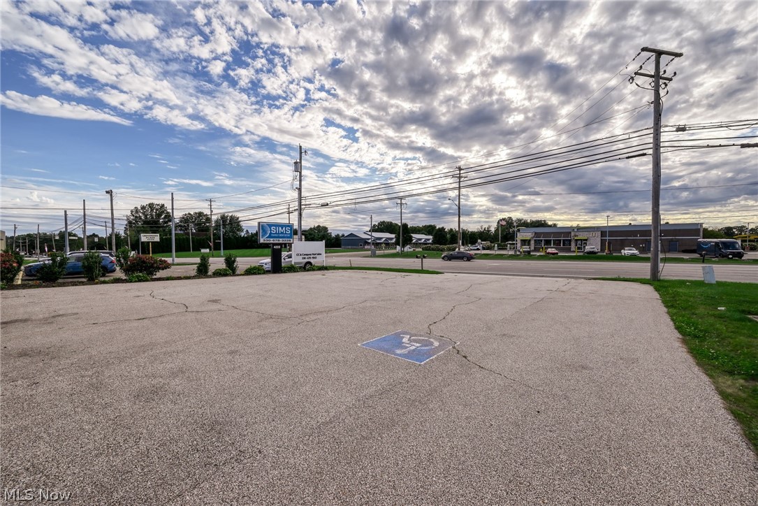 4222 State Route 43 Kent OH 44240