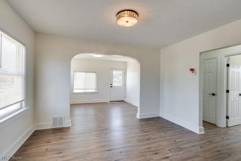4808 Pearl Road Cleveland OH 44109