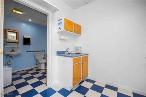 41825 N Ridge Road Elyria OH 44035