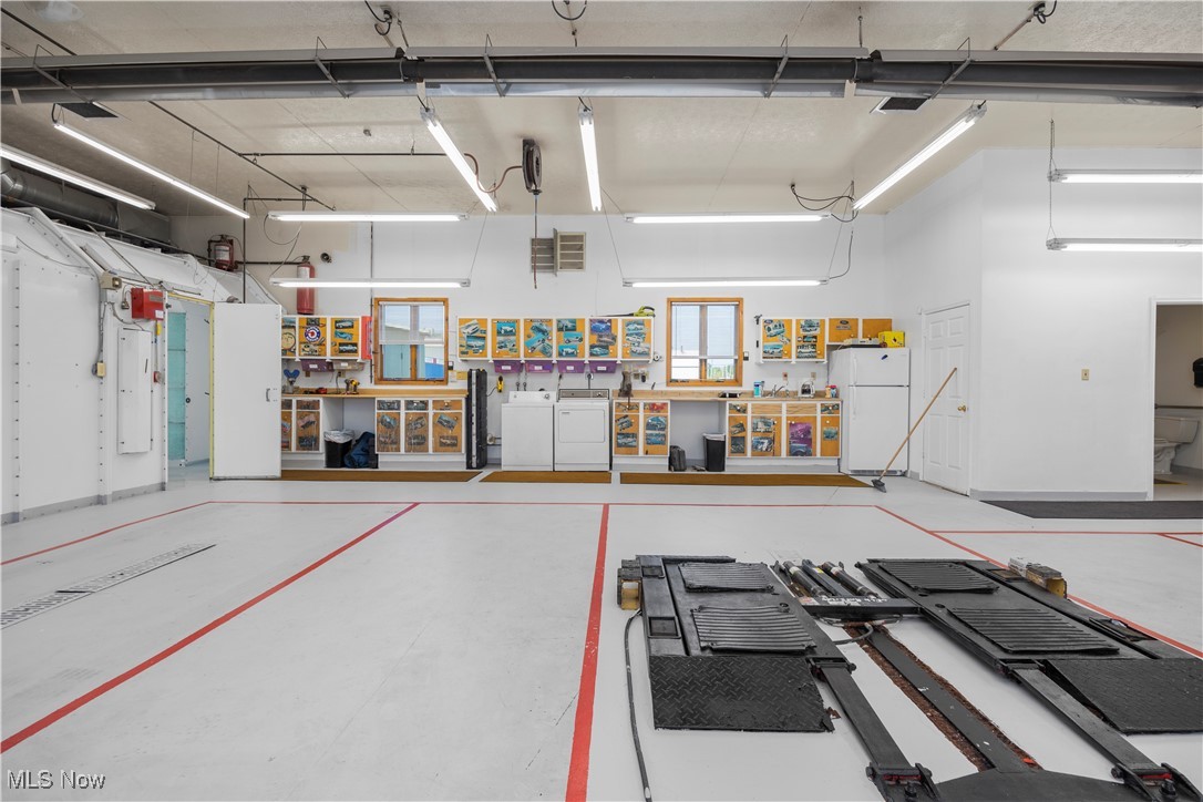 41825 N Ridge Road Elyria OH 44035