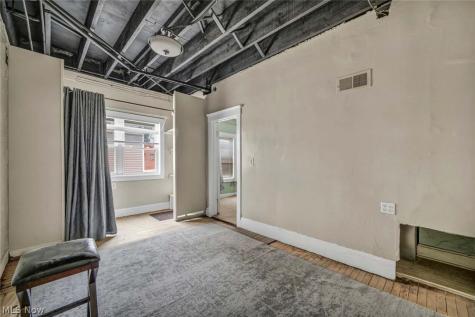 4439 State Road Cleveland OH 44109
