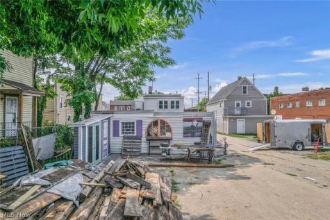 4439 State Road Cleveland OH 44109